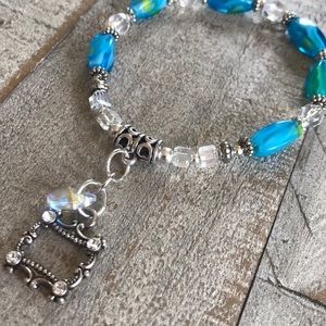 Pretty in Blue- beaded stretch bracelet